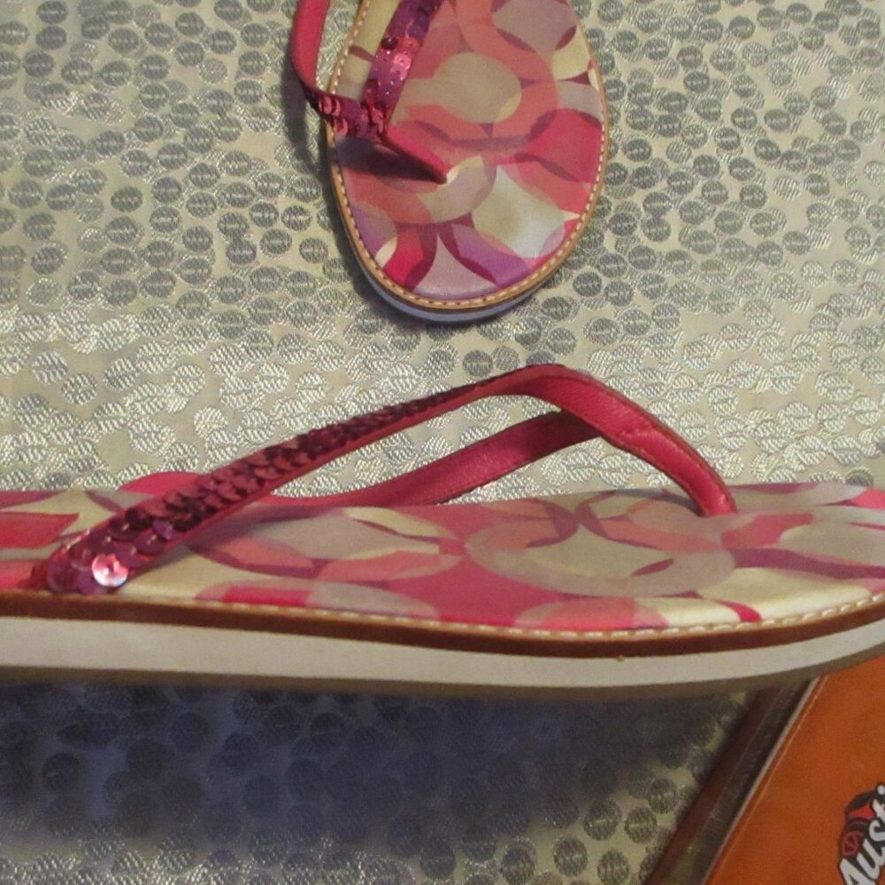 coach pink flip flops sz8 M Margo - Picture 3 of 3